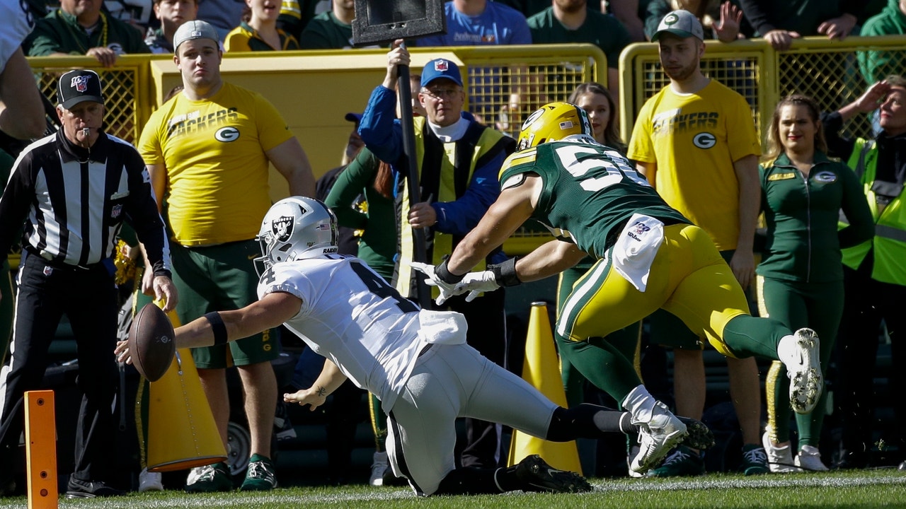 Derek Carr's fumble opens floodgates for Rodgers' 6-TD day